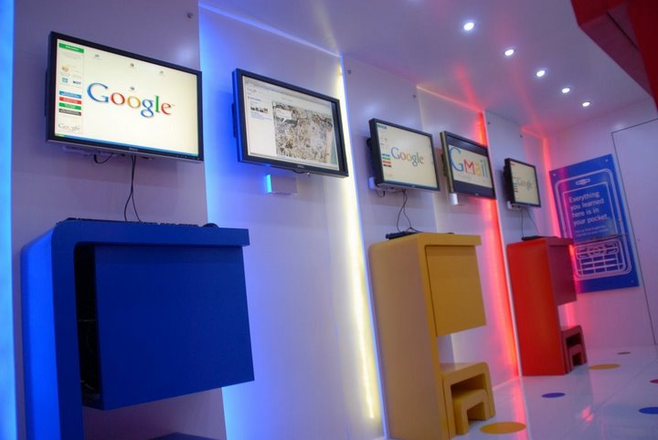 Inside Google bus India1 Google Bus on Indian Roads