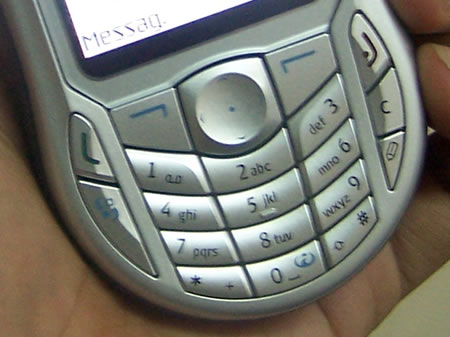 rw_nokia6630_keypadcloseup